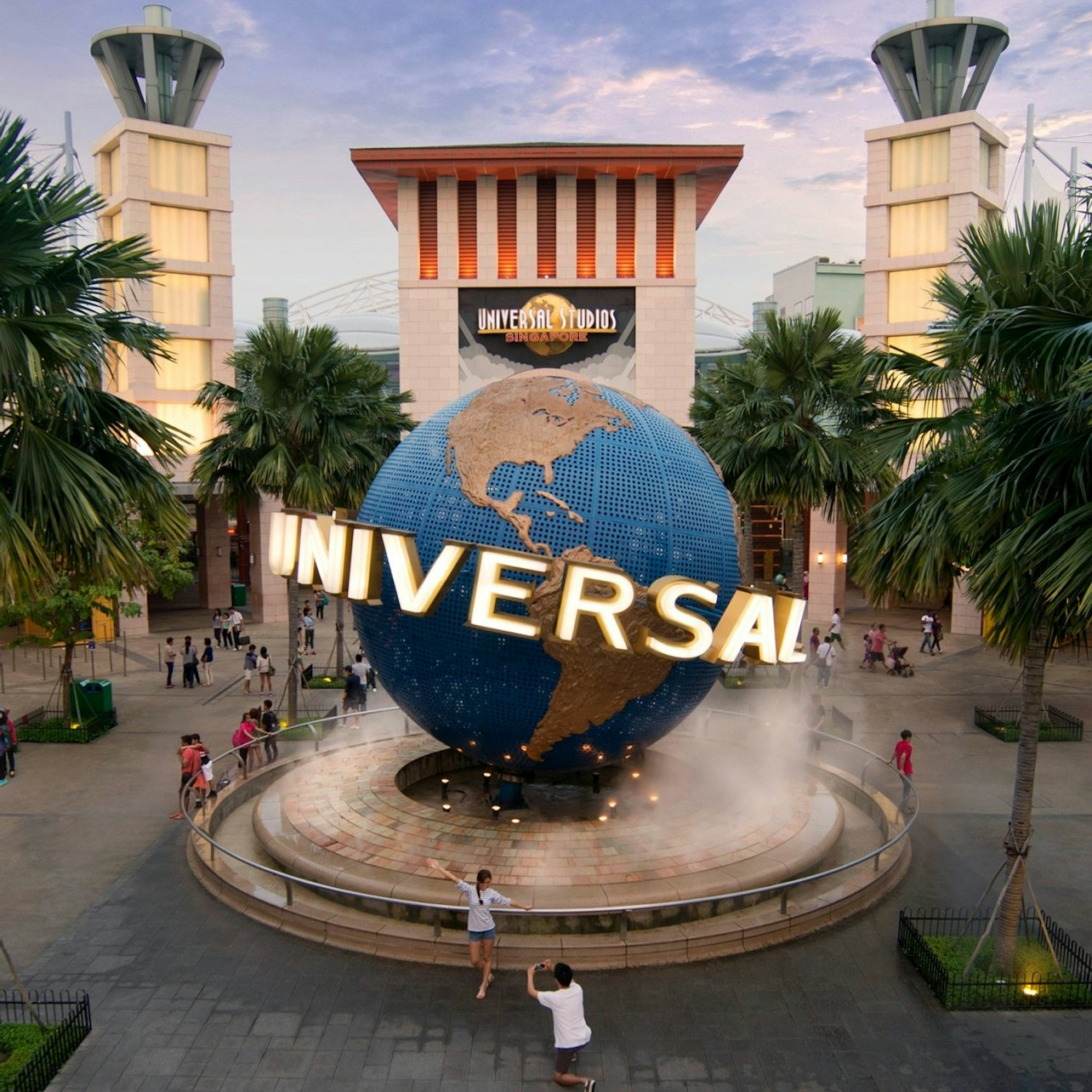 Universal Studios Singapore: Entry + Sentosa Fun Pass + Hotel Pickup - Photo 1 of 6