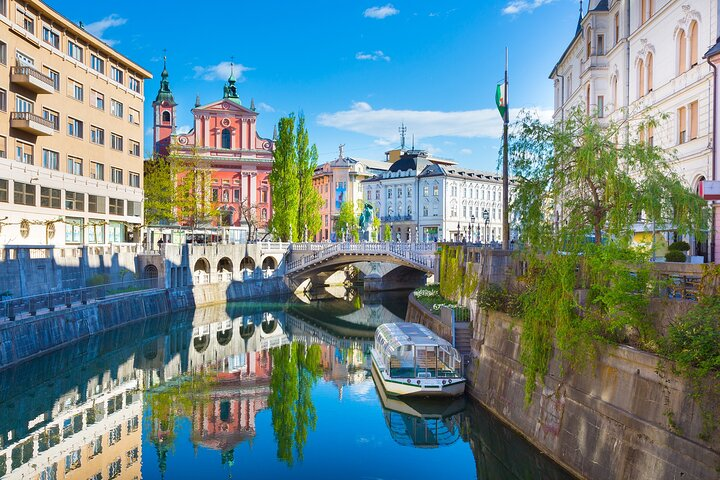 Ljubljana boat cruise and walking tour - Photo 1 of 12