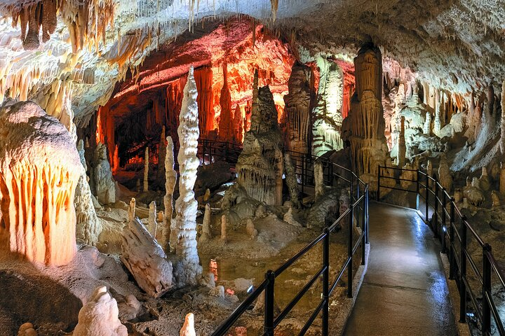 Postojna cave path 