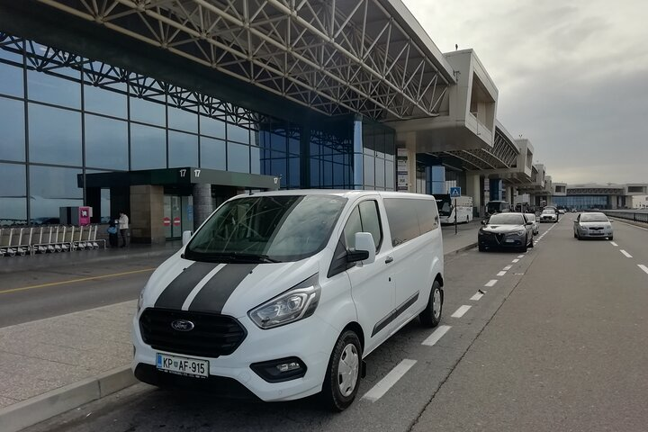 Transfer from Koper to Malpensa Airport in Milano - Photo 1 of 3