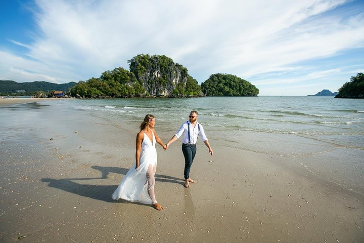 A01- Honeymoon Photos at Ao Nang-Klong Muang Beach - Photo 1 of 6