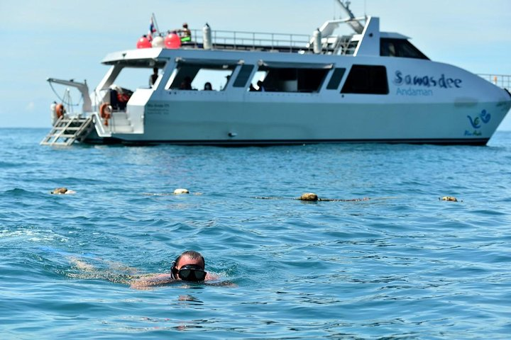 Blu Anda catamaran 