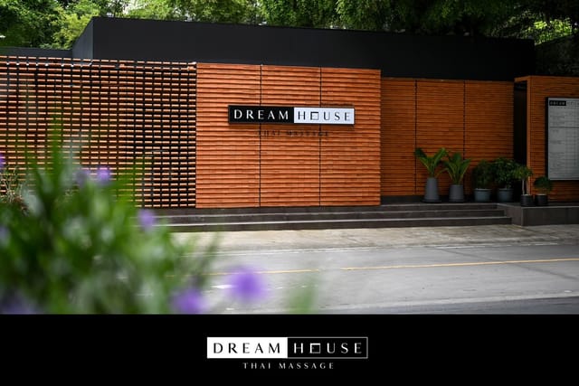 Dream House Thai Massage at Sukhumvit 20 Branch - Photo 1 of 7