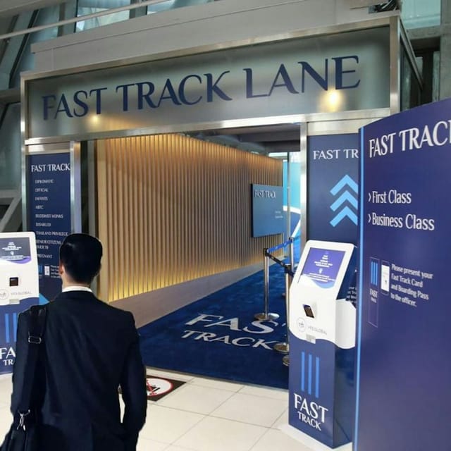 Guided Fast Track Lane Pass: Bangkok Suvarnabhumi Airport - Photo 1 of 5