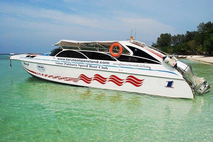 Hat Yai Airport to Koh Lipe by Minivan and Satun Pakbara Speed Boat