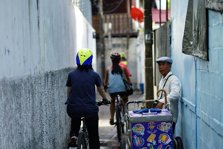 HD-03 WangLang cycling to see rare royal barge museum and riverside communities - Photo 1 of 6