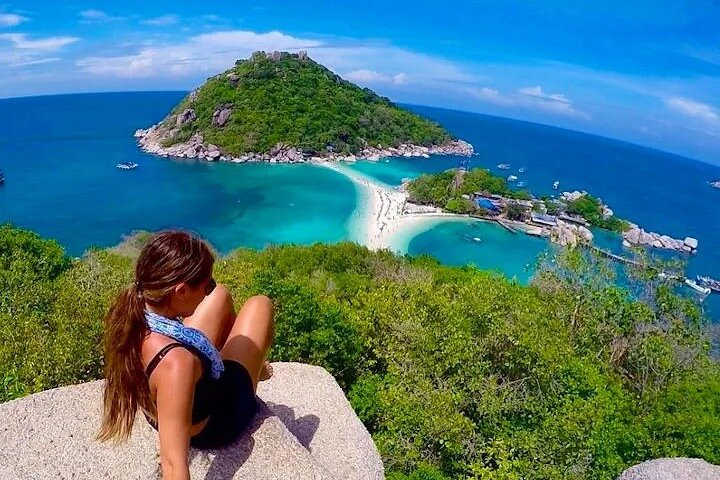 The panoramic view from Koh Nang Yuan Viewpoint