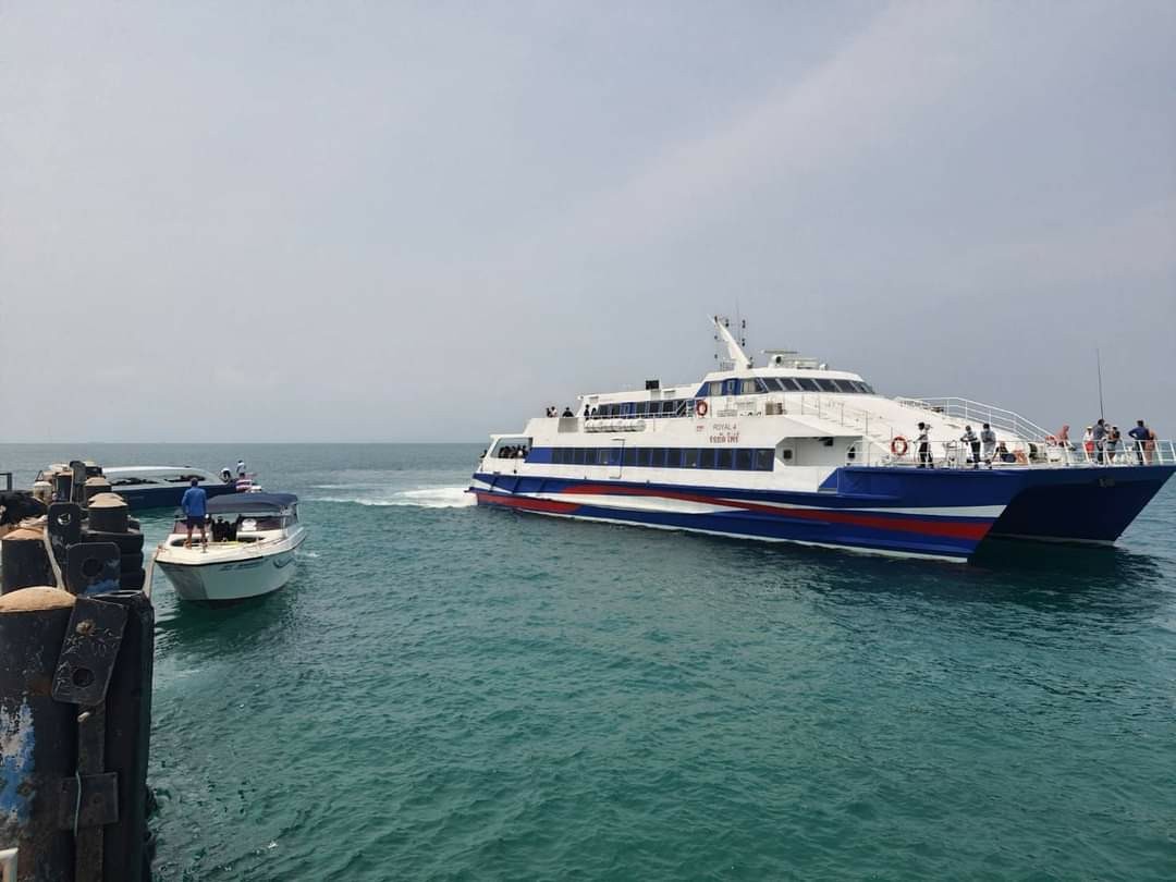 Lomprayah Ferry Ticket between Krabi and Koh Samui (Nathon Pier) - Photo 1 of 10