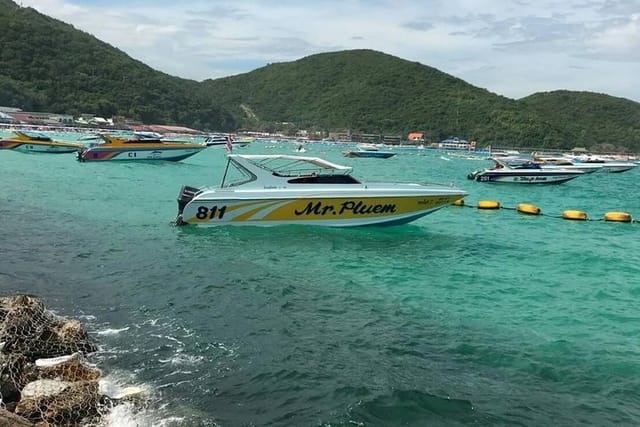 Speed boat to coral island