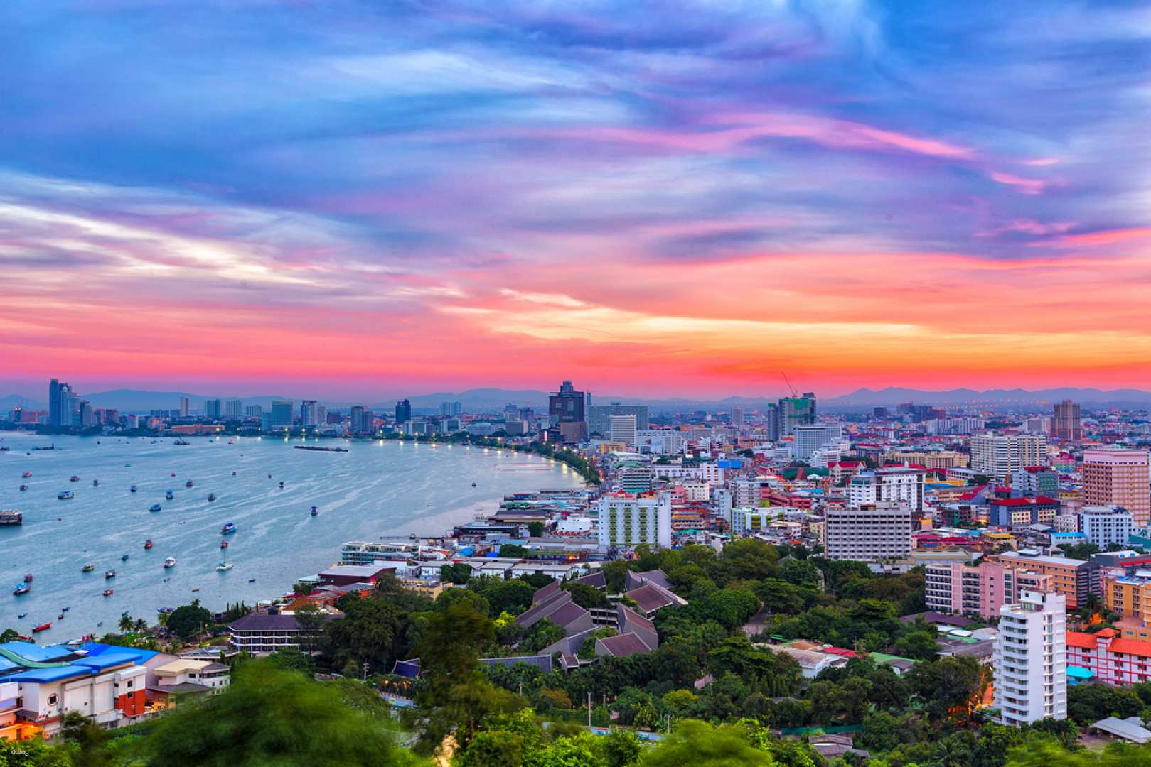 Pattaya: Walking Street Clubbing & Pub Crawl Experience at Sunset  | Thailand - Photo 1 of 6