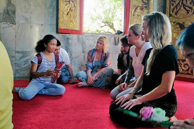 private-morning-seremony-in-thai-temple_1