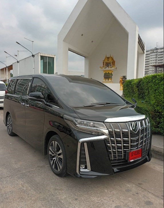 Private Toyota Alphard Suvarnabhumi Airport Transfers (BKK) - Photo 1 of 7