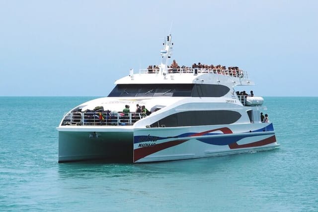 shared-transfer-from-phuket-to-koh-tao-by-coach-and-catamaran_1