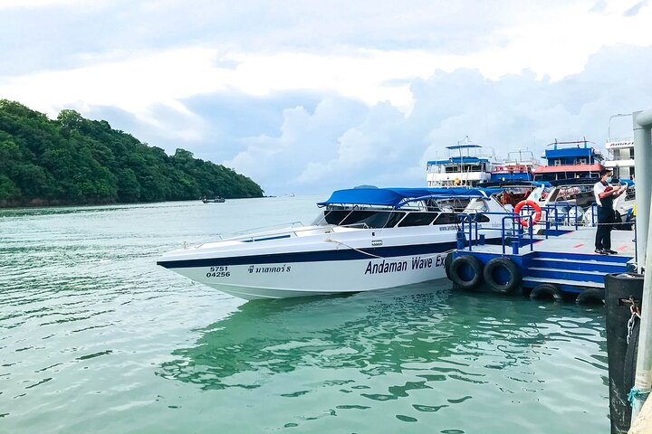 Speedboat Transfer Phi Phi Tonsai to Phuket with Dropoff Service - Photo 1 of 6