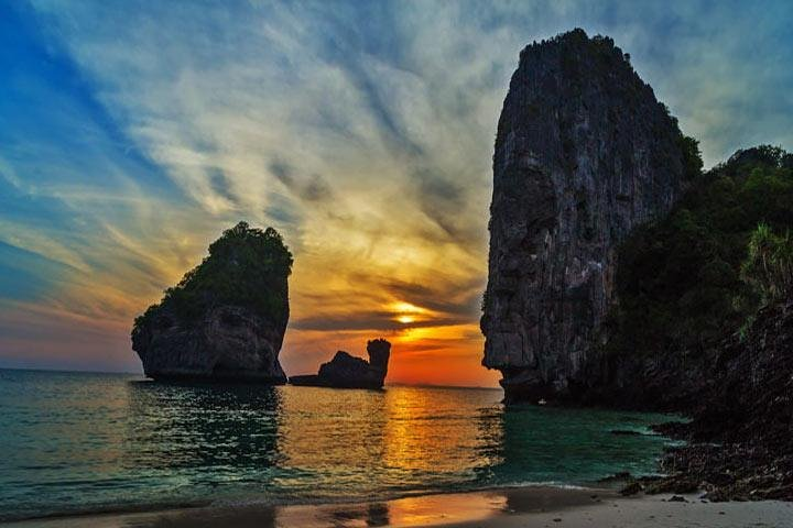 Sunrise Phi Phi Island Tour