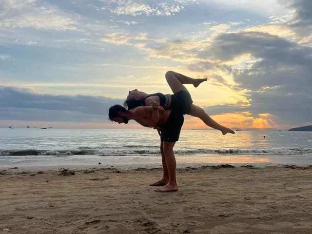 sunset-yoga-join-in-class-experience-krabi-thailand_1