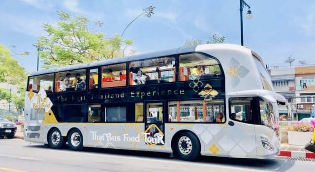 thai-bus-food-tour-experience-bangkok_1
