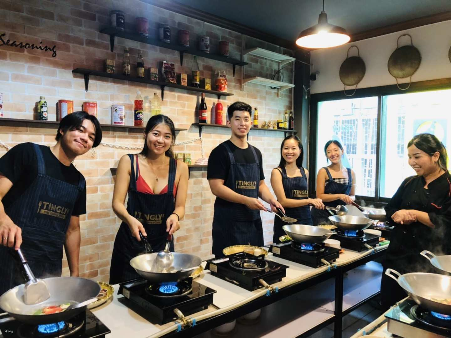 Tingly Thai Cooking Class at Silom | Bangkok - Photo 1 of 9