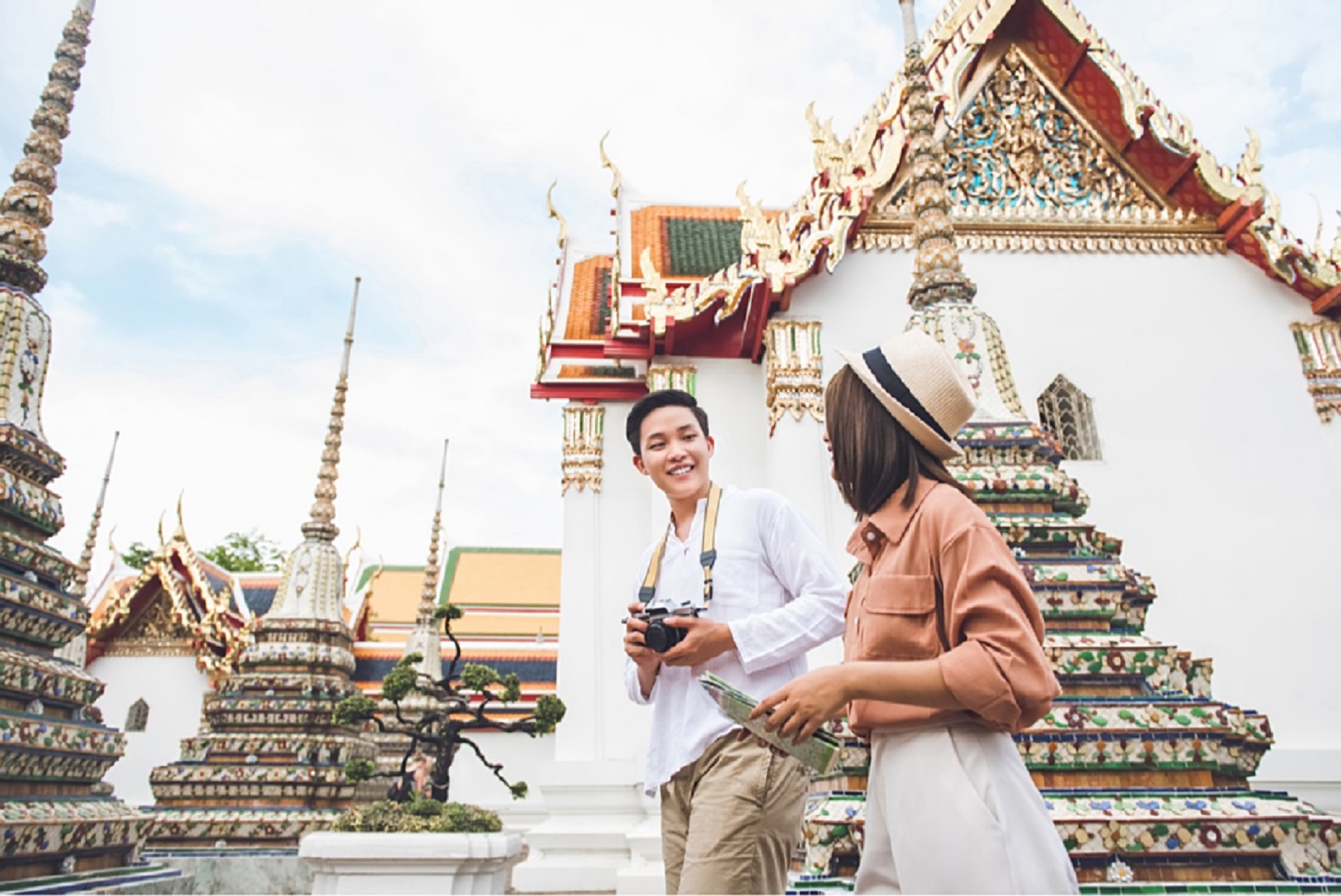 Wat Pho and Wat Arun Guided Walking Tour in Bangkok dalam Bangkok | Pelago