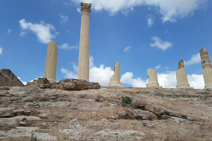 Roman columns capitol uthina