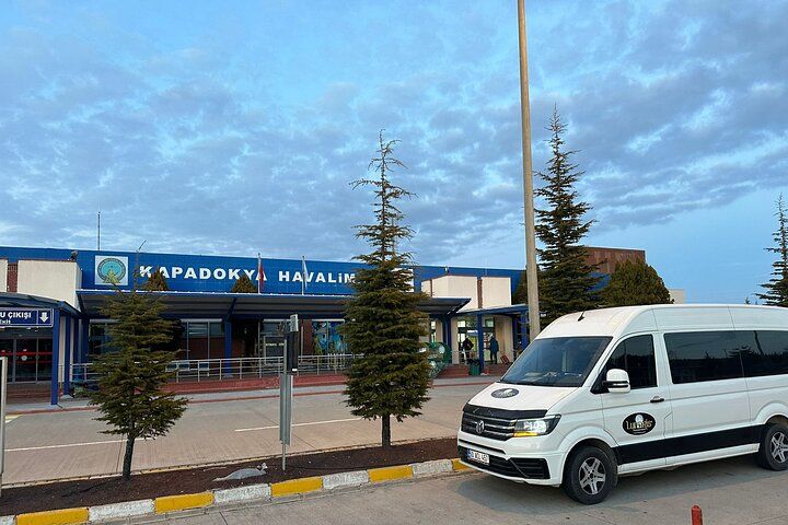 Airport shuttle from Cappadocia Hotels to ASR/NAV Airports - Photo 1 of 10