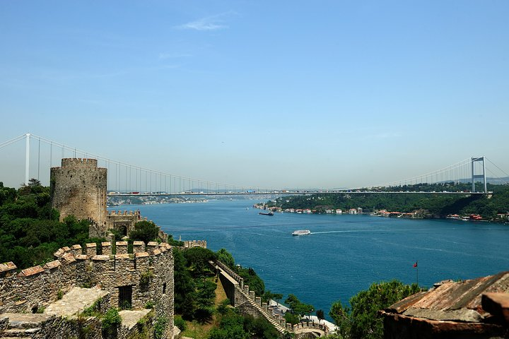 Bosphorus Strait Cruise with Rumeli Fortress