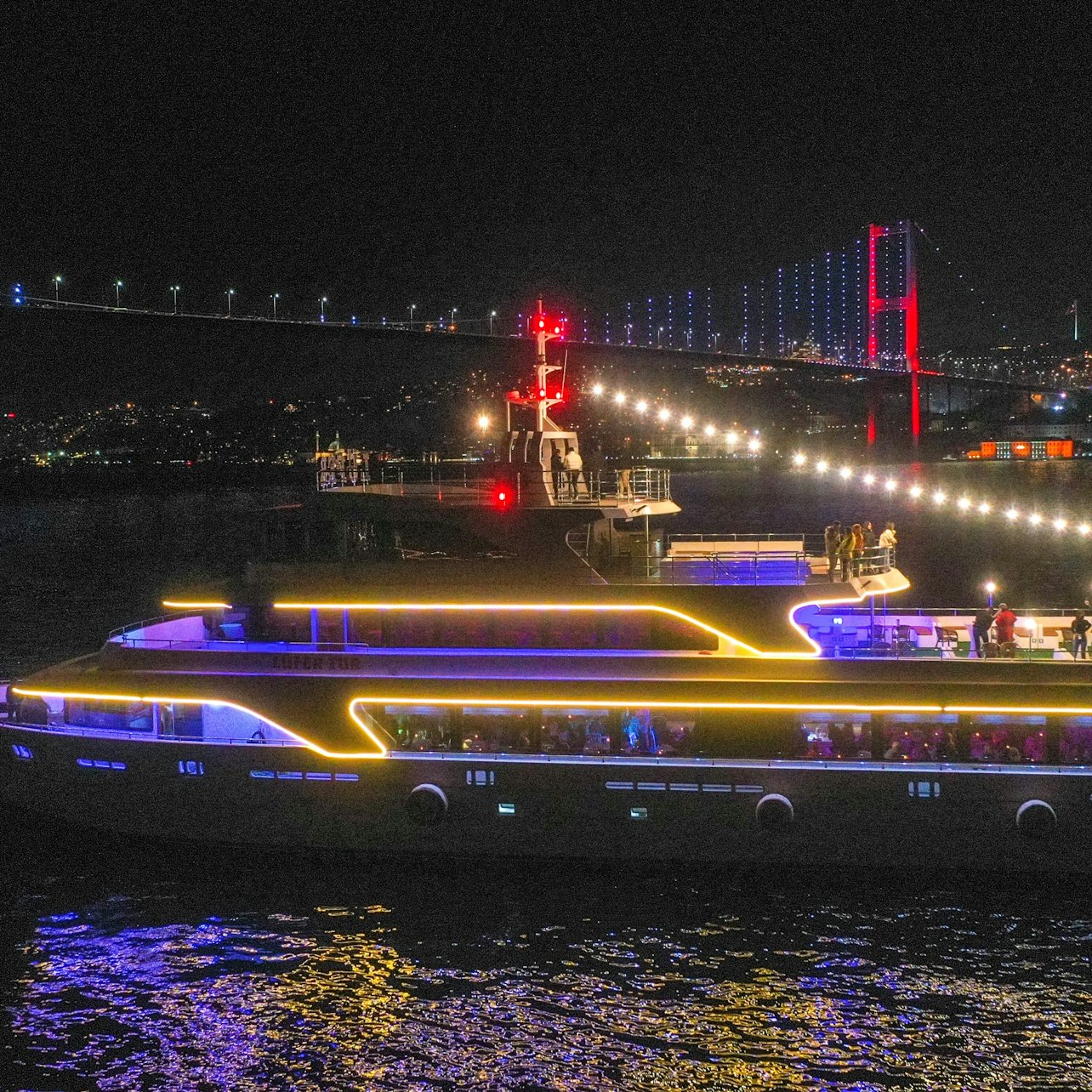 Istanbul: Bosphorus Dinner Cruise - Photo 1 of 10