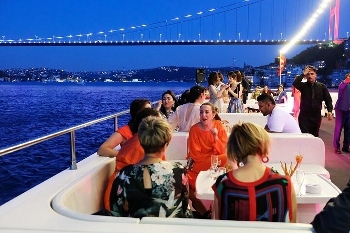 Bosphorus Dinner Cruise with Dinner