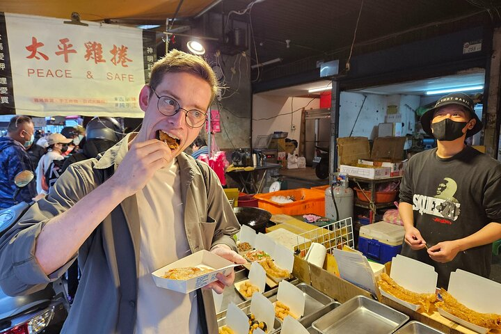 Nearby traditional market adventure, close to the local Taiwanese live