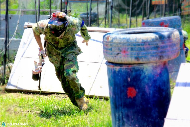 Fighting spirit erupts in paintball battles, killing day and night - Photo 1 of 6