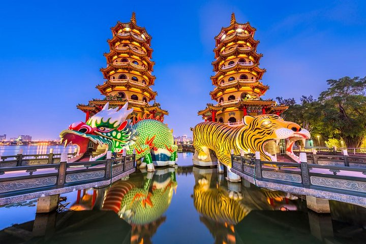 Lotus pond, Dragon & Tiger Pagoda