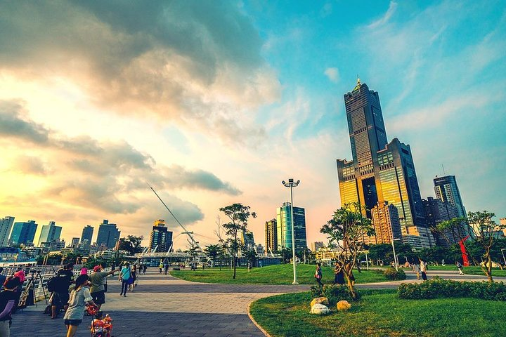 Hang out with locals in Kaohsiung