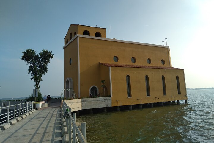 大鵬灣海上教堂 Maritime Building Cafe's (Church on the Sea) 