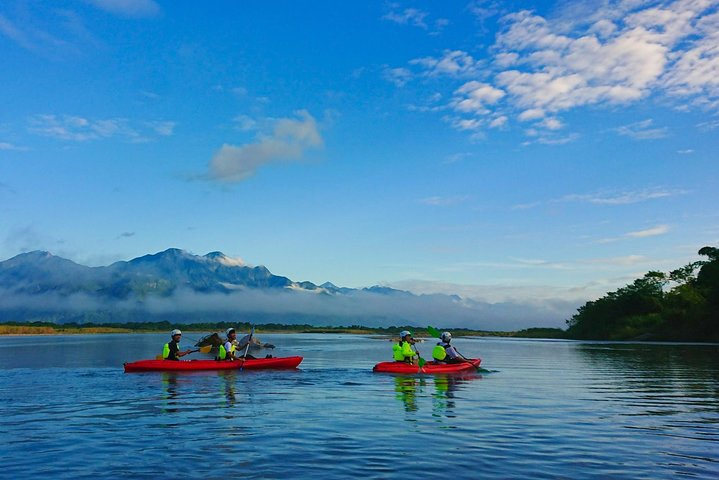 Kayaking on Hualien River (departure with minimum 4 people) - Photo 1 of 6