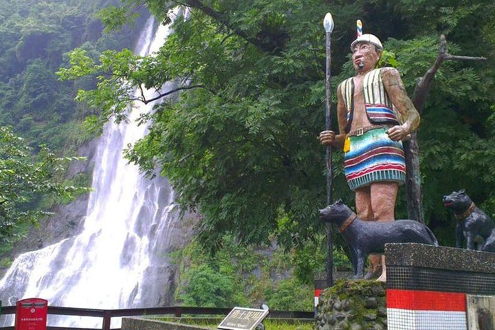 N109 Wulai Old Street Wulai Hot Spring Wulai Waterfall Bitan Scenic Area Day Tour (10h) - Photo 1 of 13