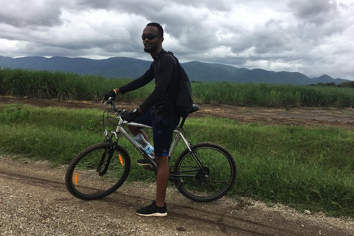 Cycling through the TPC plantations - Photo 1 of 8