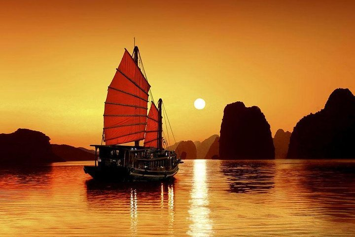 Sunset Time in Halong Bay