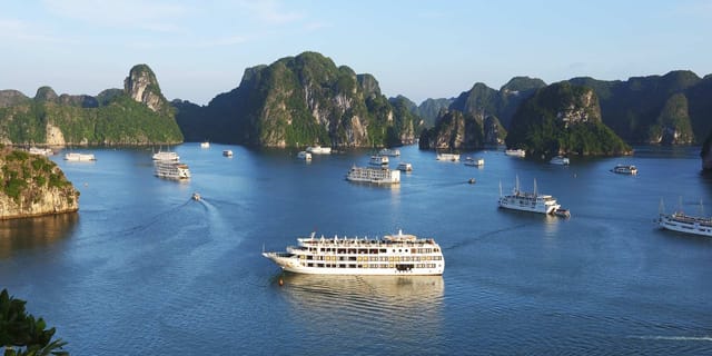 2D1N & 3D2N Tour | 5 Stars Starlight Cruise Ha Long Bay (For Non-Vietnamese Travelers) - Photo 1 of 6