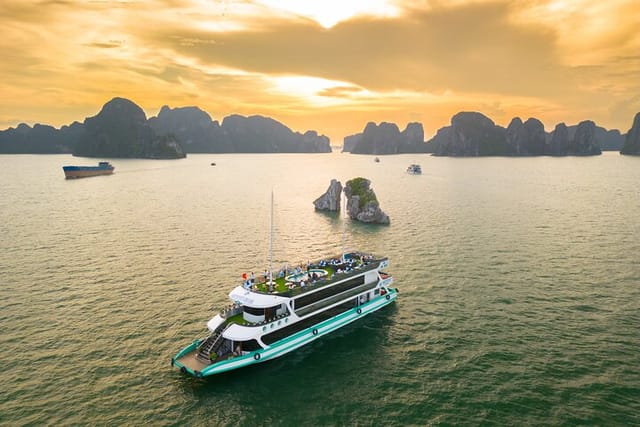 Amethyst - Luxury Daily Cruise From Hanoi with Limousine Transfer