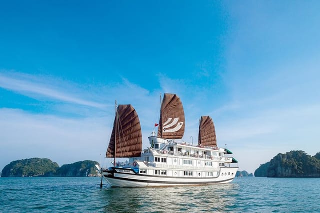 Bhaya Cruises Halong Bay