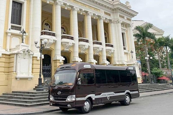 Cat Ba Limousine Bus  - Photo 1 of 6