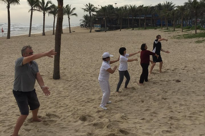 Chen Tai Chi, morning practice on the beach - Photo 1 of 3