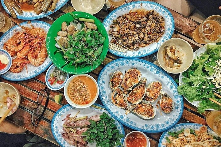 Da Nang By Night: Seafood dinner, night market and cruise trip - Photo 1 of 9