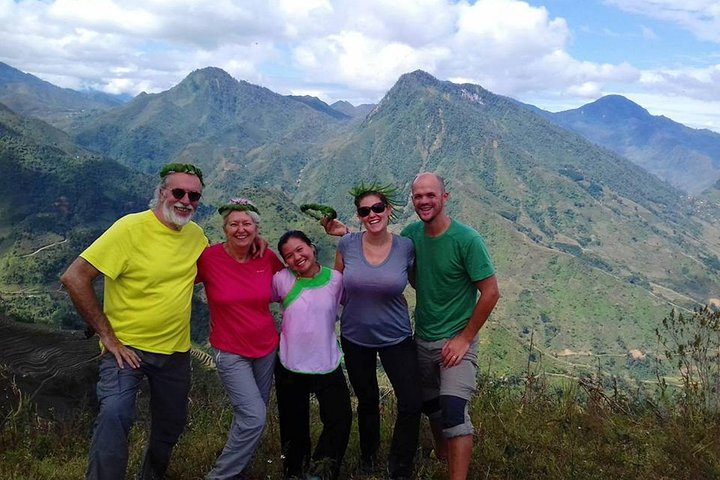 Group picture on the mountain 