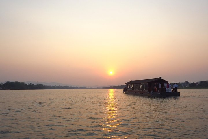  Dinner cruise on Perfume river and Forbidden city visit  - Photo 1 of 6