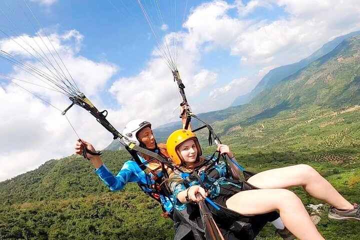 Experience Paragliding at a 1000-Meter Height in Nha Trang - Photo 1 of 10