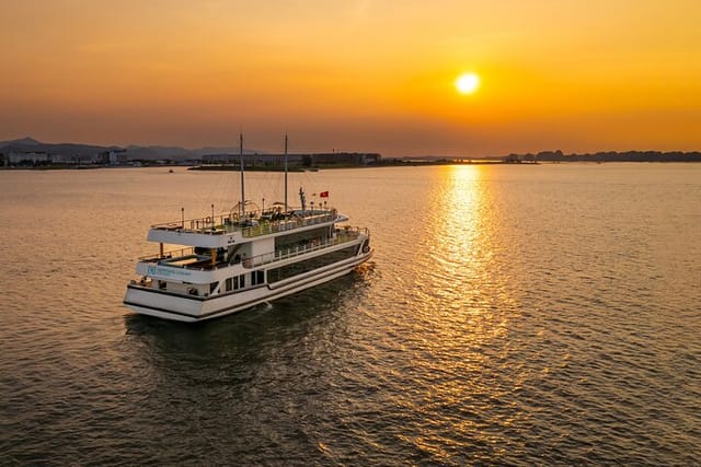 Ha Long Bay Luxury Cruise 1 Day  - Photo 1 of 19