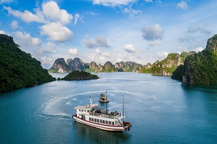 Ha Long Bay Six Hours Trip Kayaking & Swimming on Beach - Photo 1 of 19