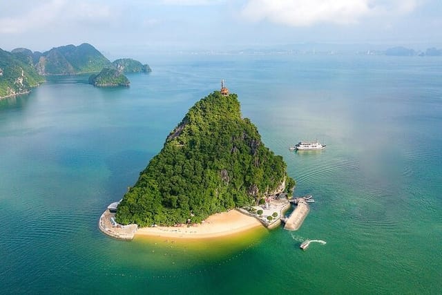 Half Day Explore Halong Bay With Lunch, Cave, Island and Kayaking