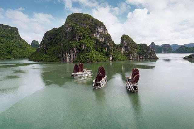 Luxury Cruise Halong